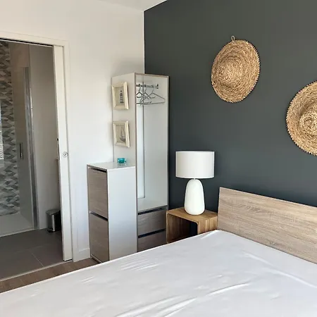 Superbe 140 M², 4 Chambres, Terrasse 120 M², Parking, Centre-ville De - Fr-1-539-59 * Royan