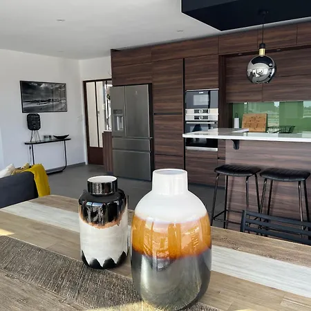 Superbe 140 M², 4 Chambres, Terrasse 120 M², Parking, Centre-ville De - Fr-1-539-59 Apartment *