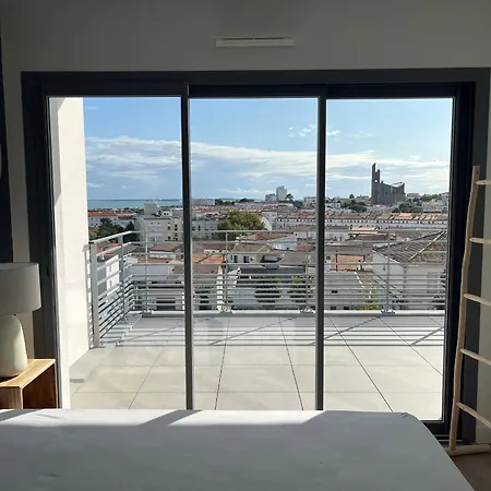 Apartment Superbe 140 M², 4 Chambres, Terrasse 120 M², Parking, Centre-ville De - Fr-1-539-59 Royan