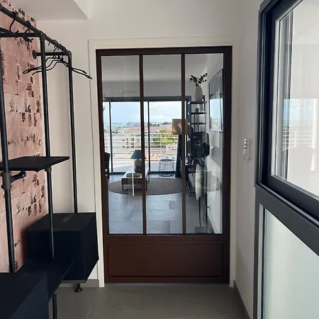 Superbe 140 M², 4 Chambres, Terrasse 120 M², Parking, Centre-ville De - Fr-1-539-59 Apartment