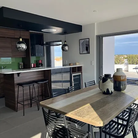 Apartment Superbe 140 M², 4 Chambres, Terrasse 120 M², Parking, Centre-ville De - Fr-1-539-59 *